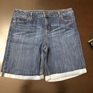 Simply Vera Vera Wang Womens' denim shorts, 14, VGUC